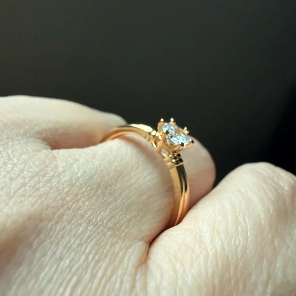 NEW! Pretty Bird Jewelry Solitaire Round-Cut Cubic Zirconia Ring size 8.75 - Picture 6 of 12